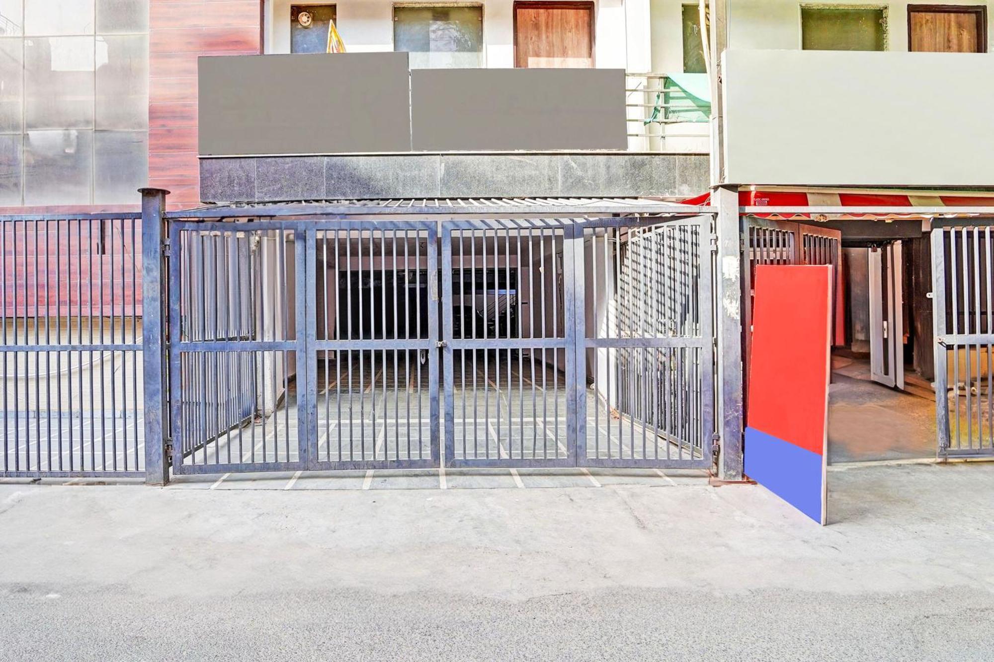 Collection O Tilak Nagar Near Pacific Mall Δελχί Εξωτερικό φωτογραφία