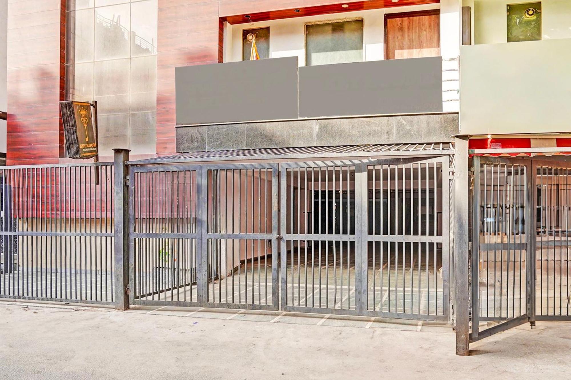 Collection O Tilak Nagar Near Pacific Mall Δελχί Εξωτερικό φωτογραφία